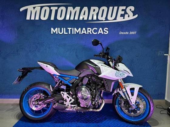 SUZUKI GSX-8S 